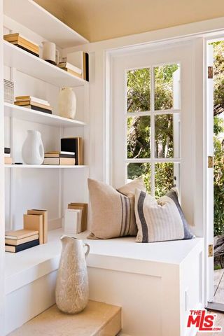 827 Yale Street, Santa Monica, CA 90403