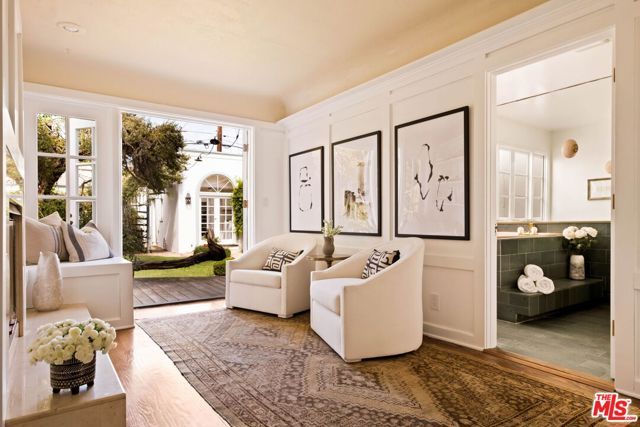 827 Yale Street, Santa Monica, CA 90403