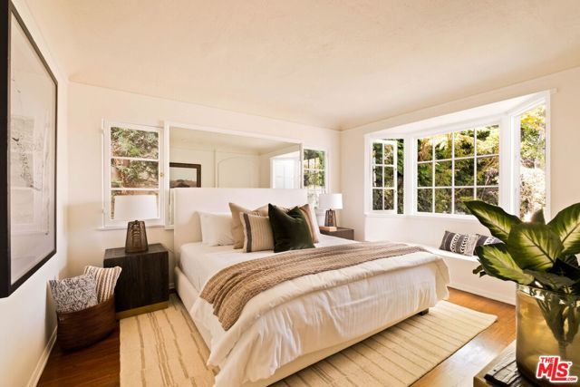 827 Yale Street, Santa Monica, CA 90403