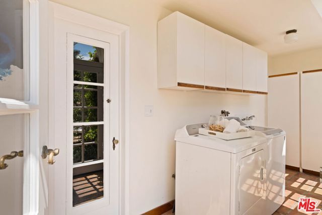827 Yale Street, Santa Monica, CA 90403