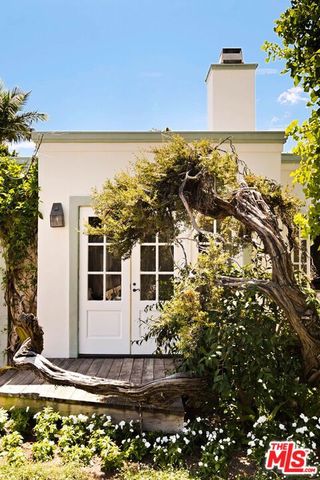827 Yale Street, Santa Monica, CA 90403
