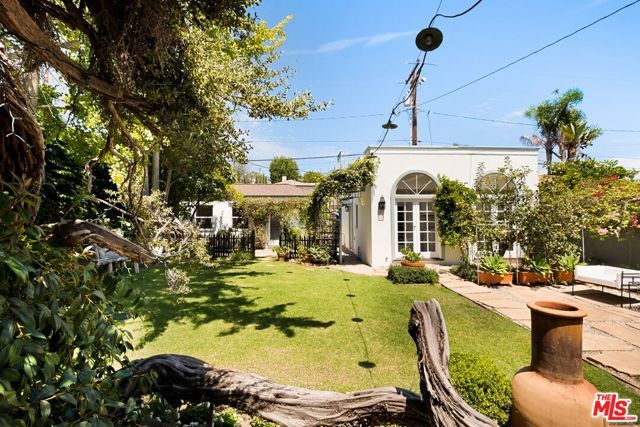 827 Yale Street, Santa Monica, CA 90403