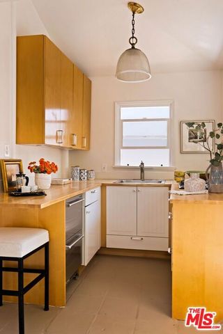 827 Yale Street, Santa Monica, CA 90403