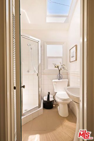 827 Yale Street, Santa Monica, CA 90403