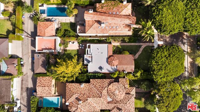827 Yale Street, Santa Monica, CA 90403