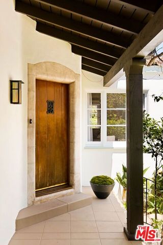 827 Yale Street, Santa Monica, CA 90403