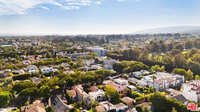827 Yale Street, Santa Monica, CA 90403