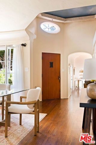 827 Yale Street, Santa Monica, CA 90403