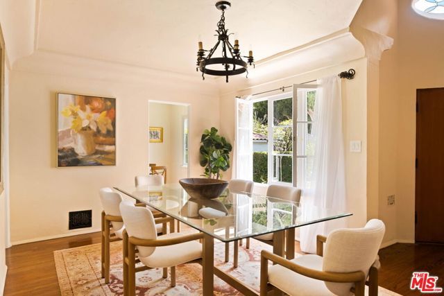 827 Yale Street, Santa Monica, CA 90403