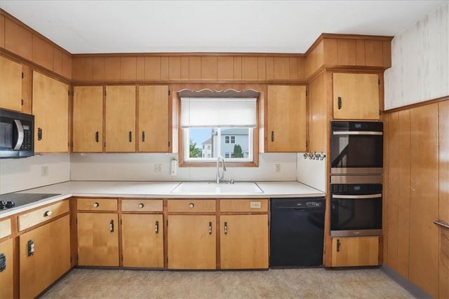 123 Oxford Street, Cranston, RI 02920