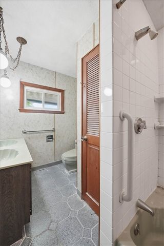123 Oxford Street, Cranston, RI 02920