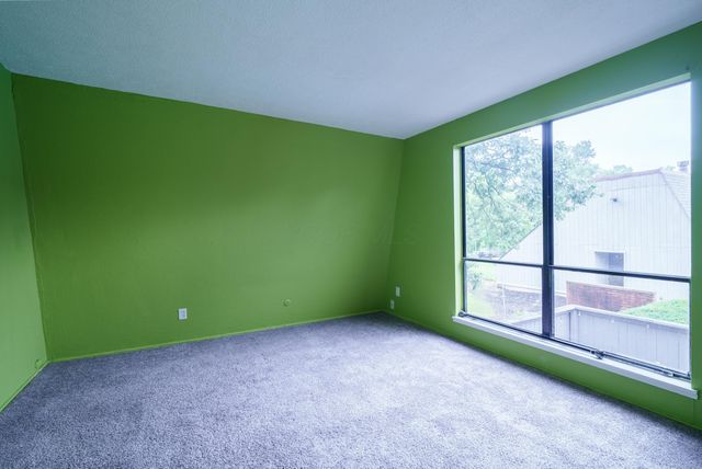 5475 Worthington Forest Place, Columbus, OH 43229