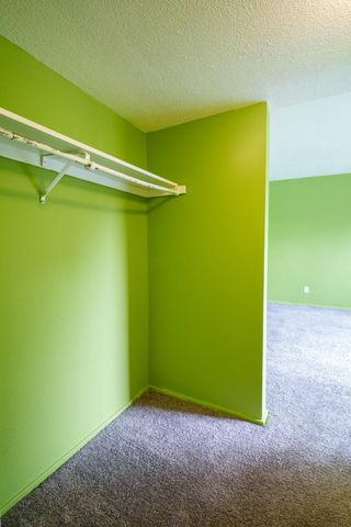 5475 Worthington Forest Place, Columbus, OH 43229