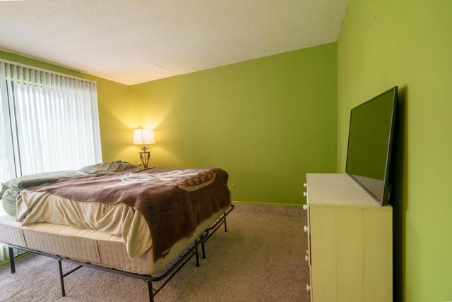 5475 Worthington Forest Place, Columbus, OH 43229