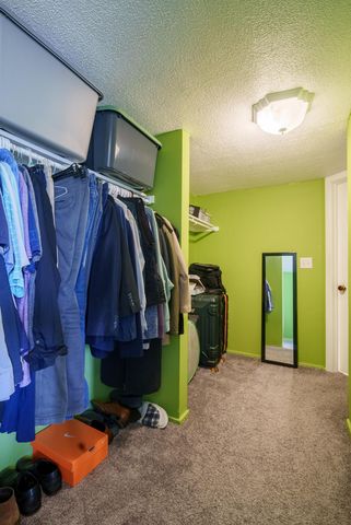 5475 Worthington Forest Place, Columbus, OH 43229