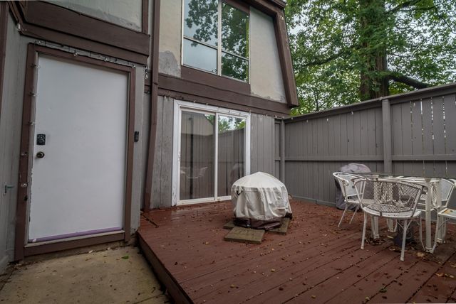 5475 Worthington Forest Place, Columbus, OH 43229