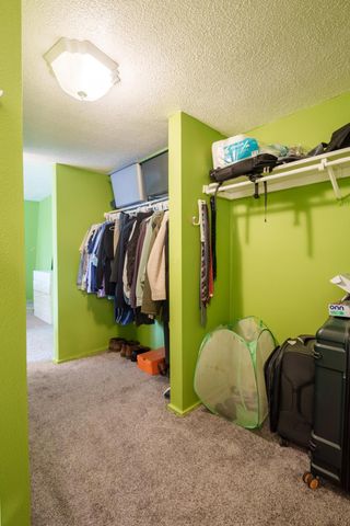 5475 Worthington Forest Place, Columbus, OH 43229