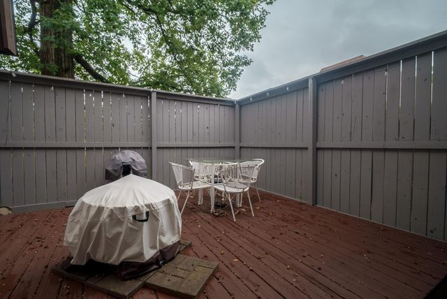 5475 Worthington Forest Place, Columbus, OH 43229