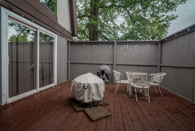 5475 Worthington Forest Place, Columbus, OH 43229