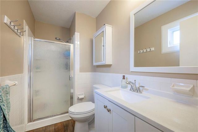 8609 W 89th Street, Overland Park, KS 66212