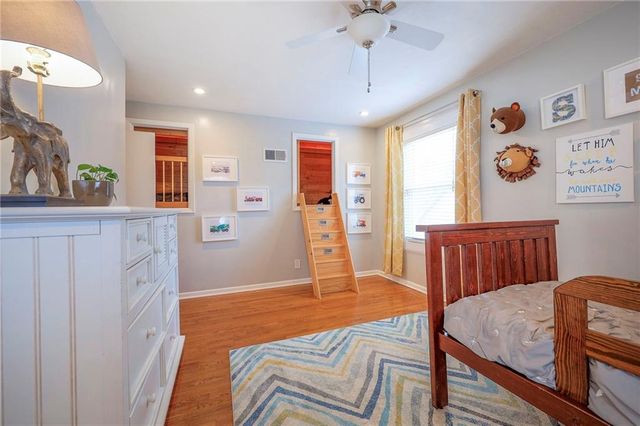 8609 W 89th Street, Overland Park, KS 66212