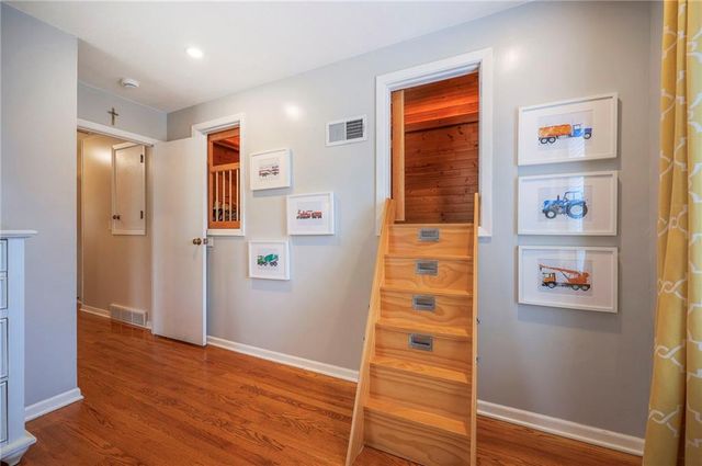 8609 W 89th Street, Overland Park, KS 66212