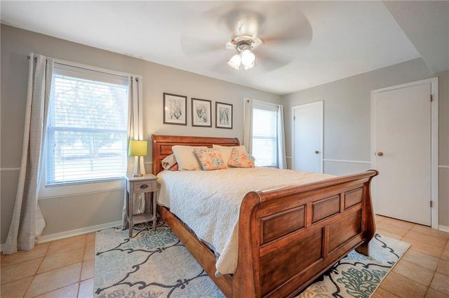 8609 W 89th Street, Overland Park, KS 66212