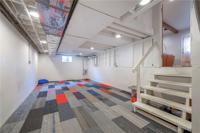 8609 W 89th Street, Overland Park, KS 66212