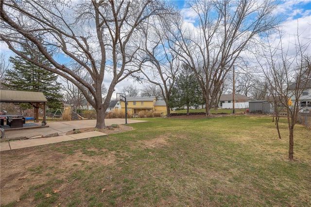 8609 W 89th Street, Overland Park, KS 66212