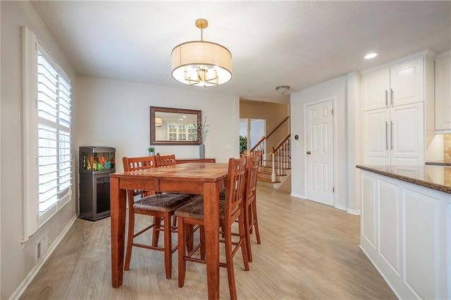 8609 W 89th Street, Overland Park, KS 66212