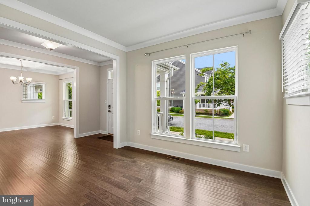 Image 10 of property listing at 506 LADYWELL ST, Middle River, MD 21220