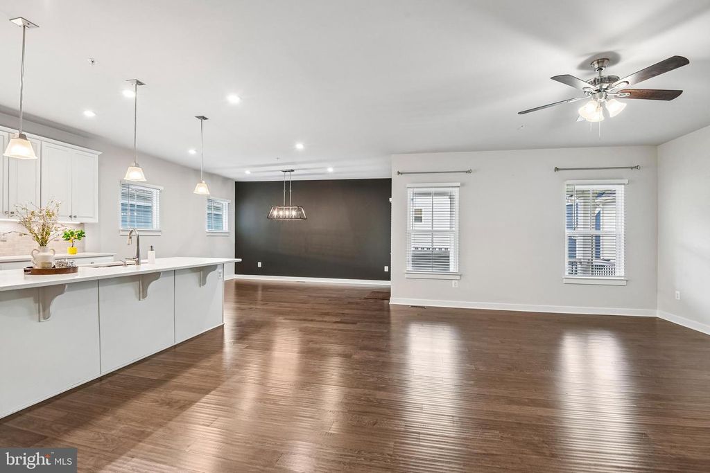 Image 13 of property listing at 506 LADYWELL ST, Middle River, MD 21220