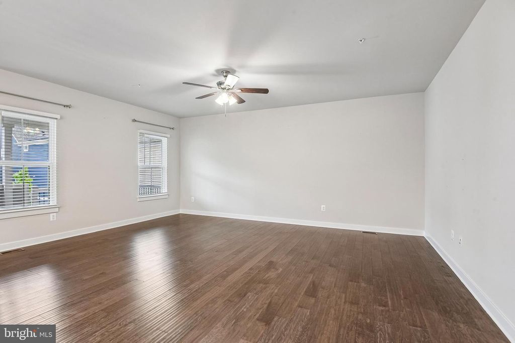 Image 14 of property listing at 506 LADYWELL ST, Middle River, MD 21220