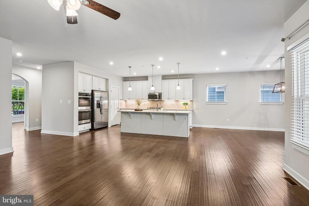 Image 17 of property listing at 506 LADYWELL ST, Middle River, MD 21220