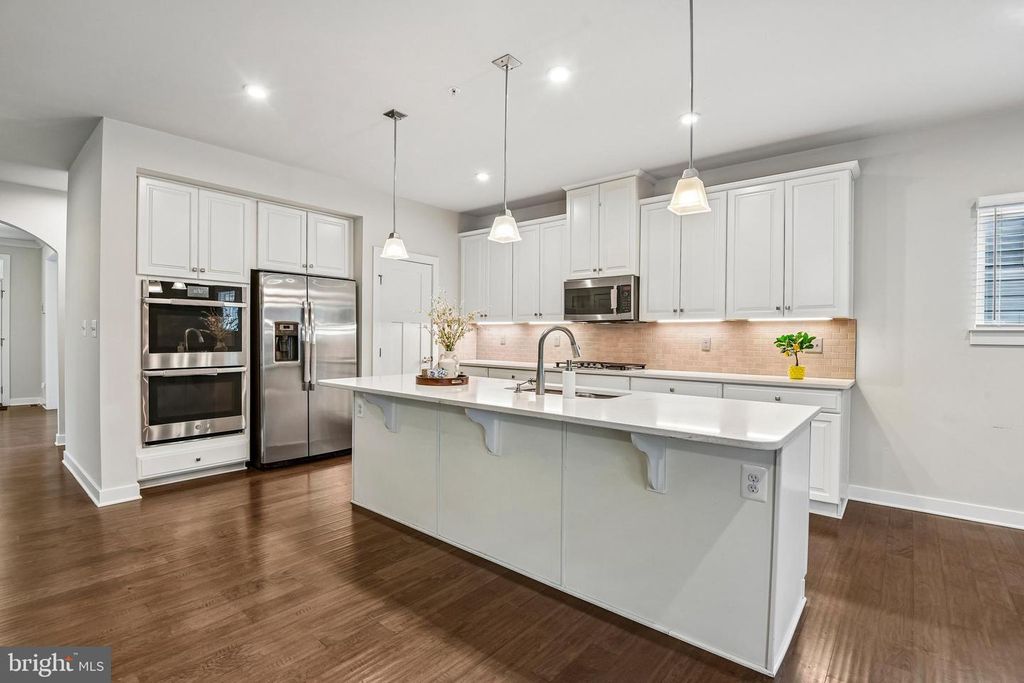 Image 18 of property listing at 506 LADYWELL ST, Middle River, MD 21220