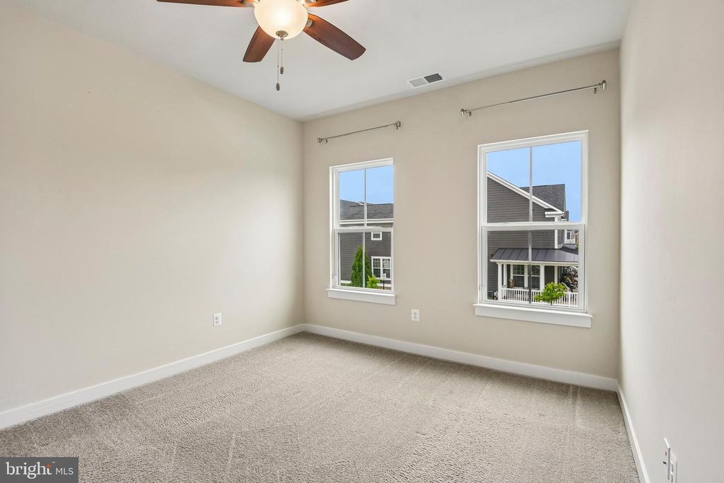 Image 25 of property listing at 506 LADYWELL ST, Middle River, MD 21220