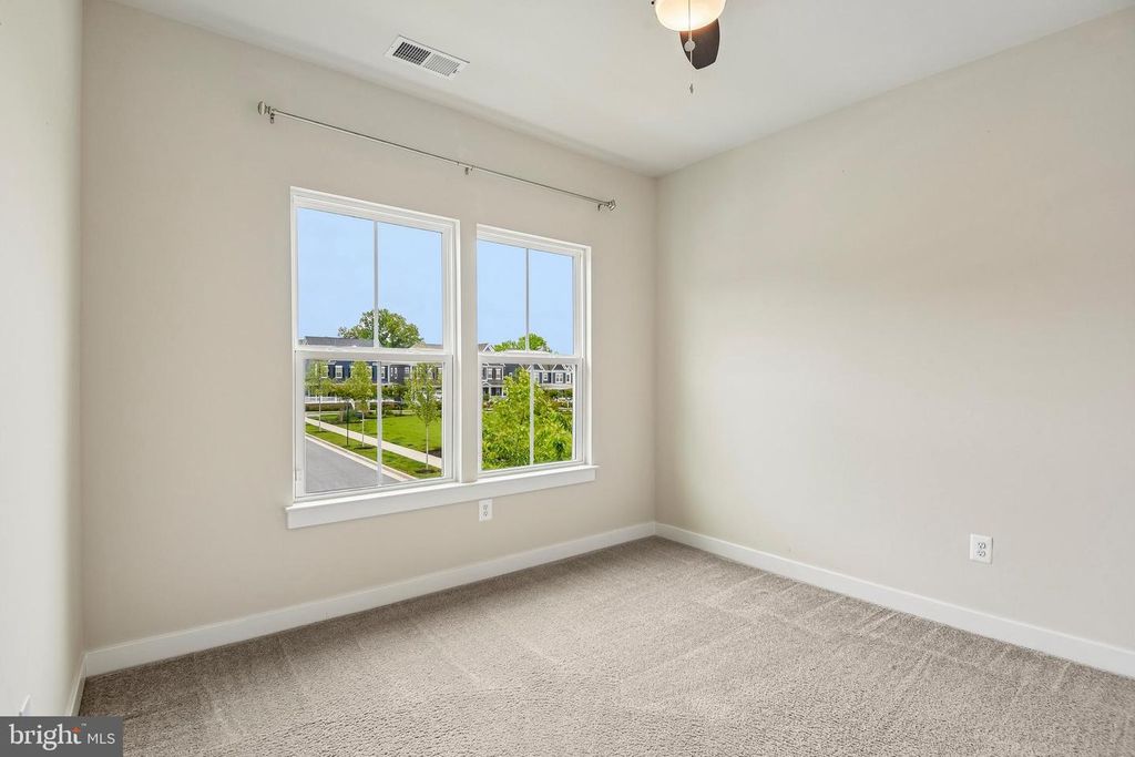 Image 27 of property listing at 506 LADYWELL ST, Middle River, MD 21220