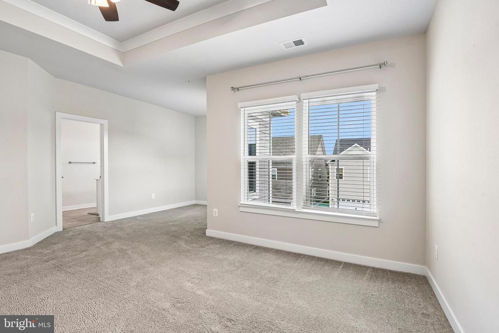 Image 33 of property listing at 506 LADYWELL ST, Middle River, MD 21220