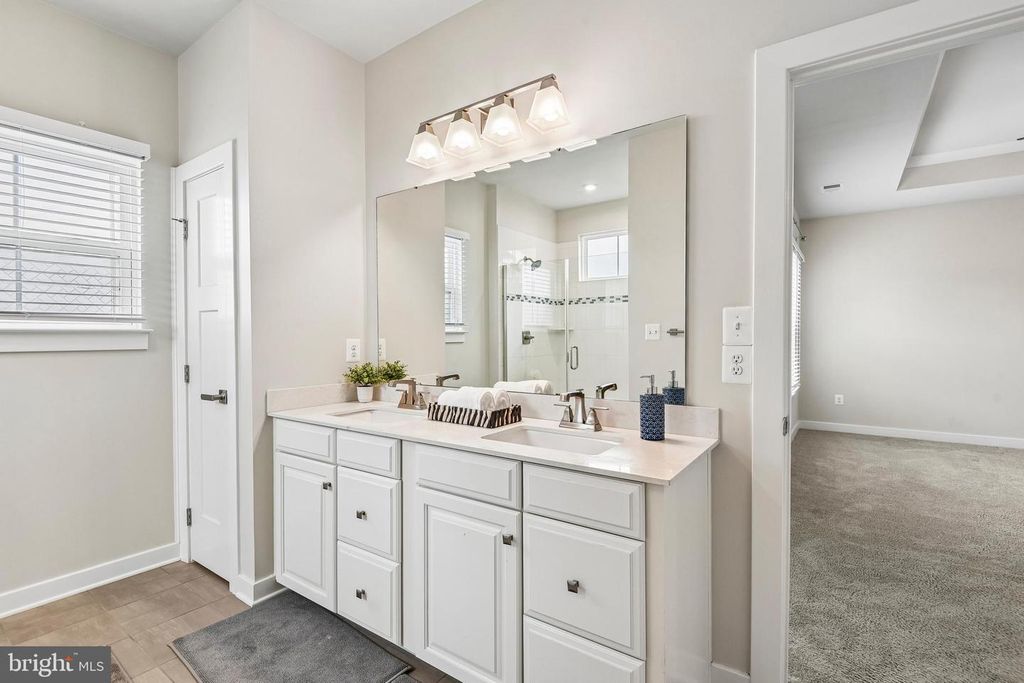 Image 36 of property listing at 506 LADYWELL ST, Middle River, MD 21220