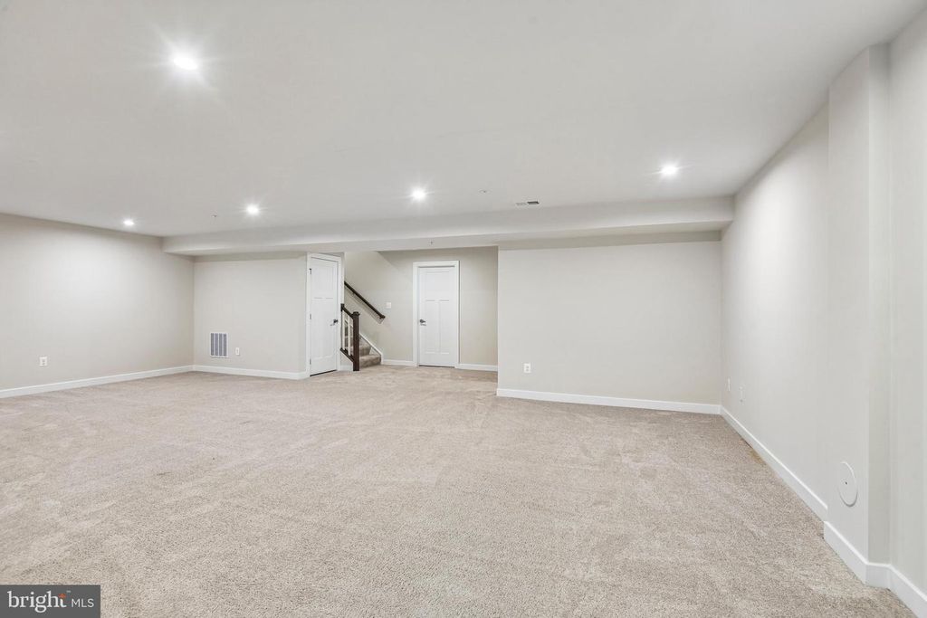 Image 45 of property listing at 506 LADYWELL ST, Middle River, MD 21220