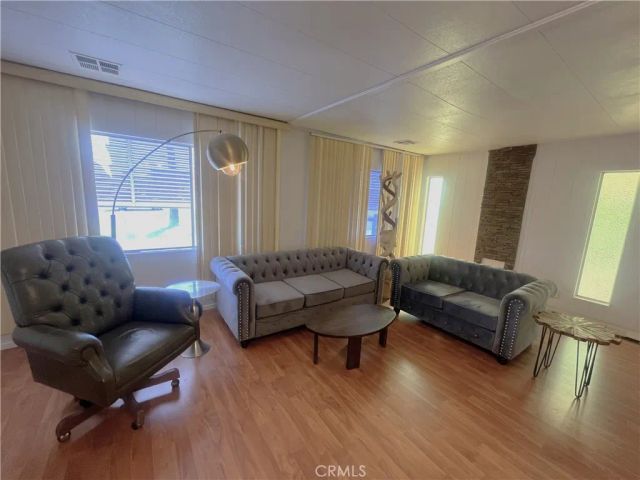 9391 California 30, Riverside, CA 92503