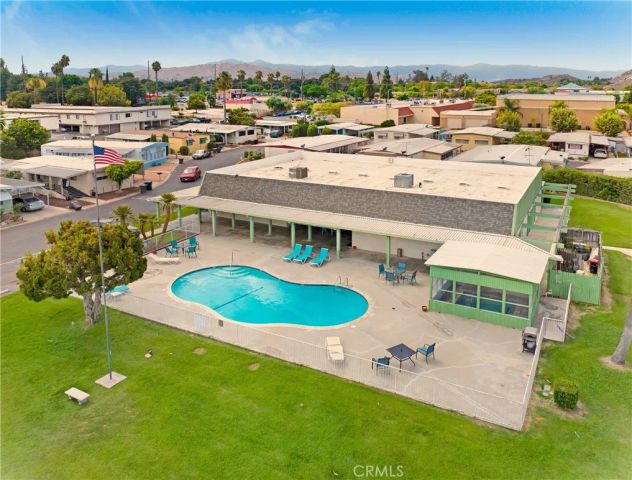 9391 California 30, Riverside, CA 92503