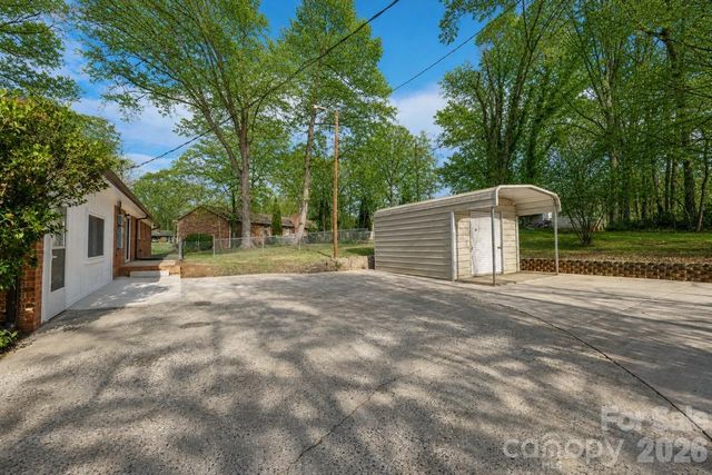 1254 Huckleberry Drive, Lincolnton, NC 28092