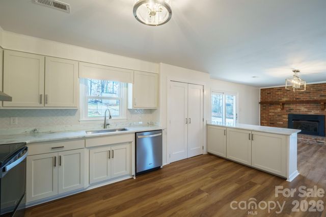1254 Huckleberry Drive, Lincolnton, NC 28092
