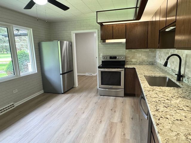 2508 Gabriel Avenue, Zion, IL 60099