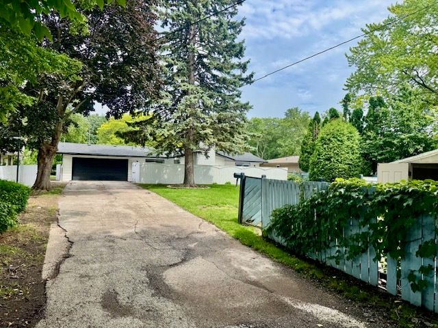 2508 Gabriel Avenue, Zion, IL 60099