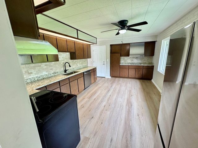 2508 Gabriel Avenue, Zion, IL 60099