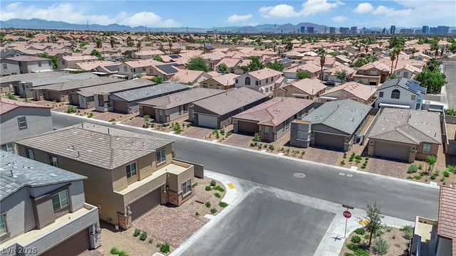 8326 Hayden Hills Avenue, Las Vegas, NV 89147