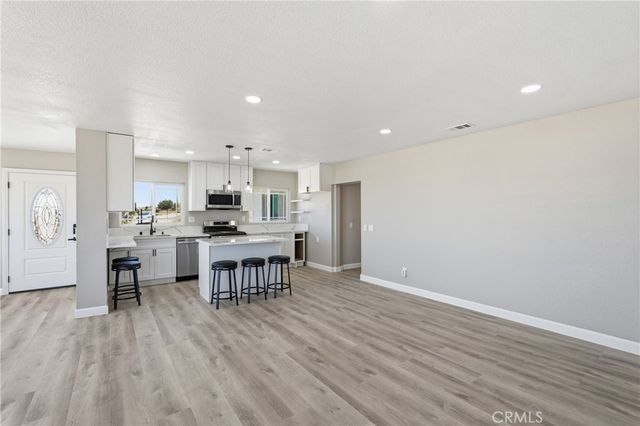 25735 Santa Rosa Road, Apple Valley, CA 92308