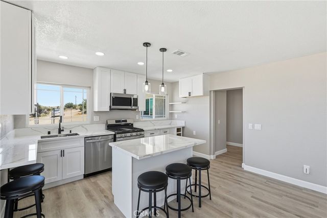 25735 Santa Rosa Road, Apple Valley, CA 92308